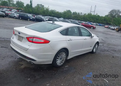 2014 Ford Fusion Energi Se Luxury z USA, uszkodzony, nr VIN 3FA6P0PU4ER382884